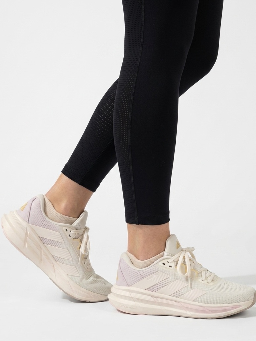 NEW Adidas Women's Questar 3 Running Shoes Off White Mauve Athleisure Pastel 8
